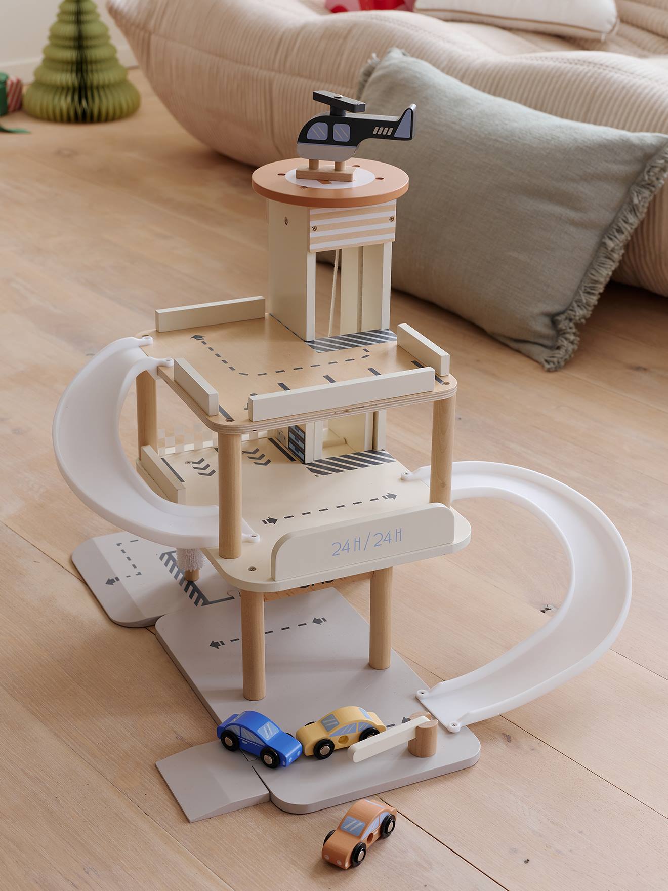 Parking Garage 4 étages - Rampe Spirale Pour Mini Voitures - Jeu Jouet Enfant 3+ - UK Parking Garage 4 étages - Rampe Spirale Pour Mini Voitures - Jeu Jouet Enfant 3+ - UK