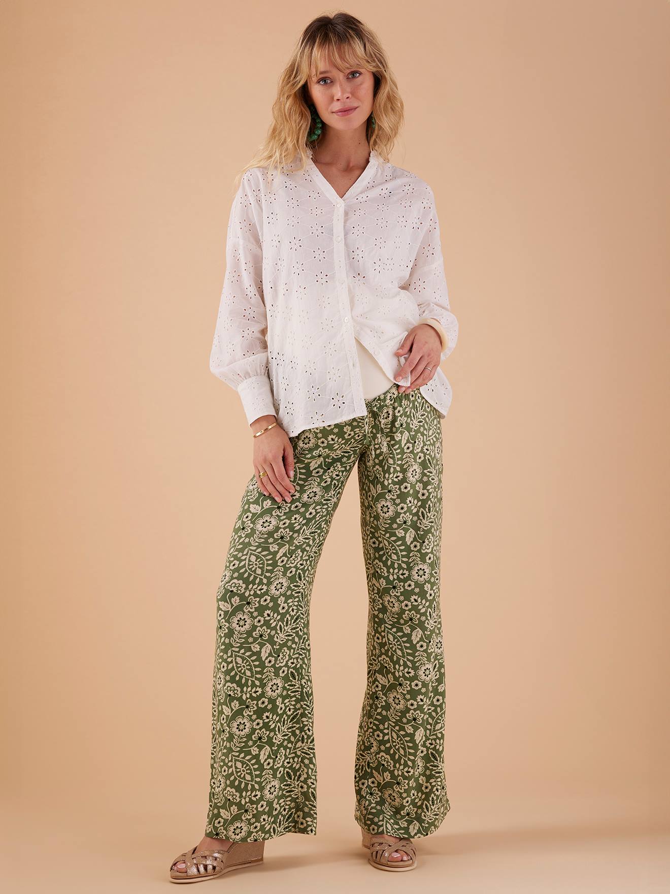 Pantalon fluide grossesse motif fleurs vert Envie de Fraise