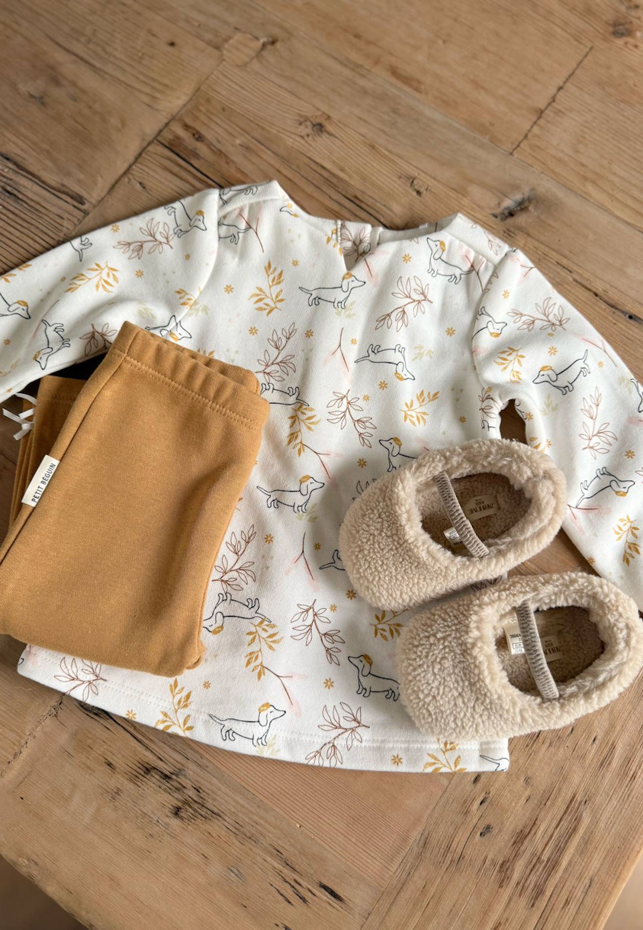 Ensemble bébé robe et legging en molleton emilie ocre