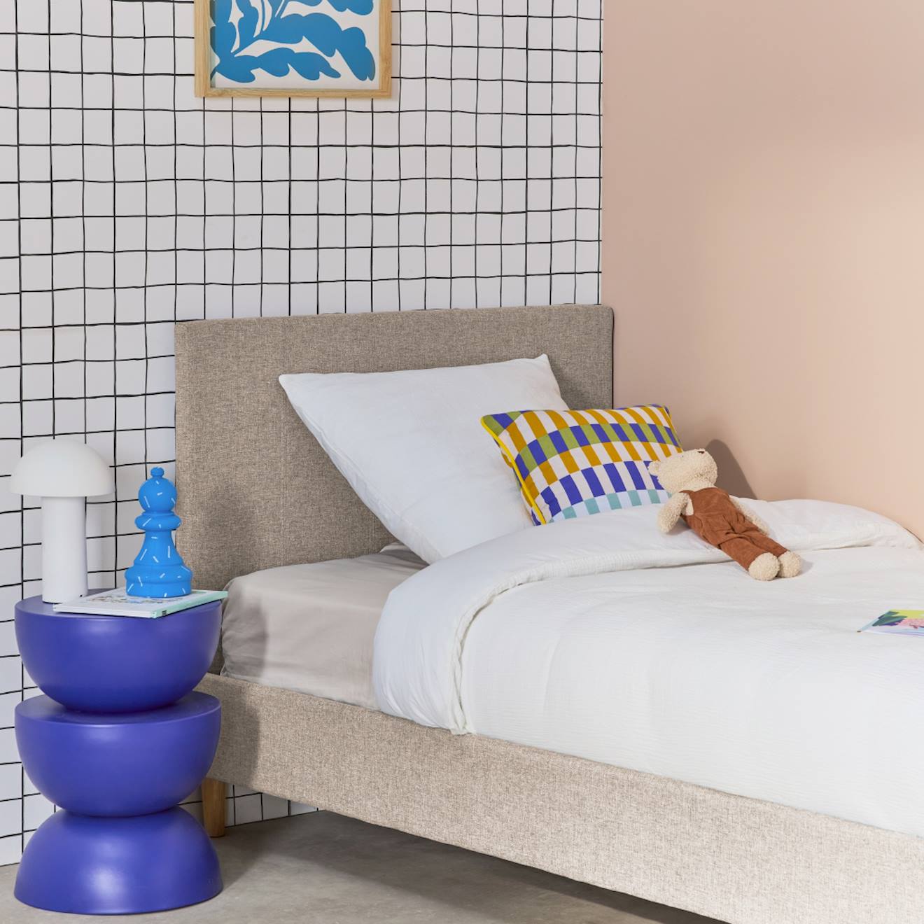 Lit Avec Sommier À Lattes Et Tête De Lit Finition Tissu Marlon Beige