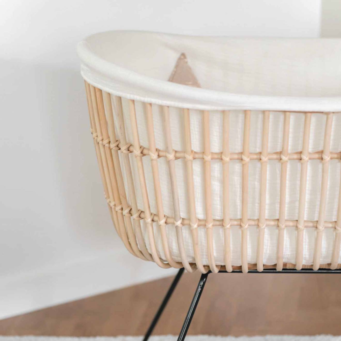 Berceau Rotin Pieds Métal - Java Rotin Blanchi (Saudara) - Image 2