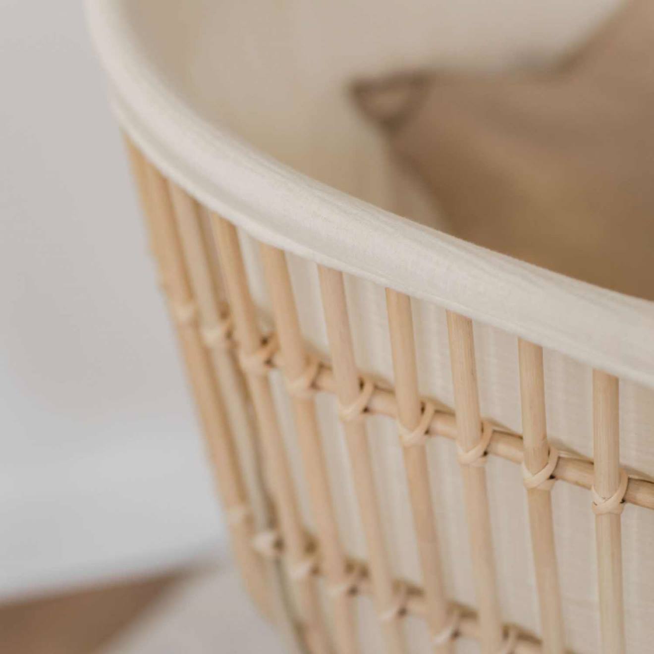 Berceau Bébé En Rotin Et Pieds Métal - Java Rotin Blanchi (Saudara) - Image 1