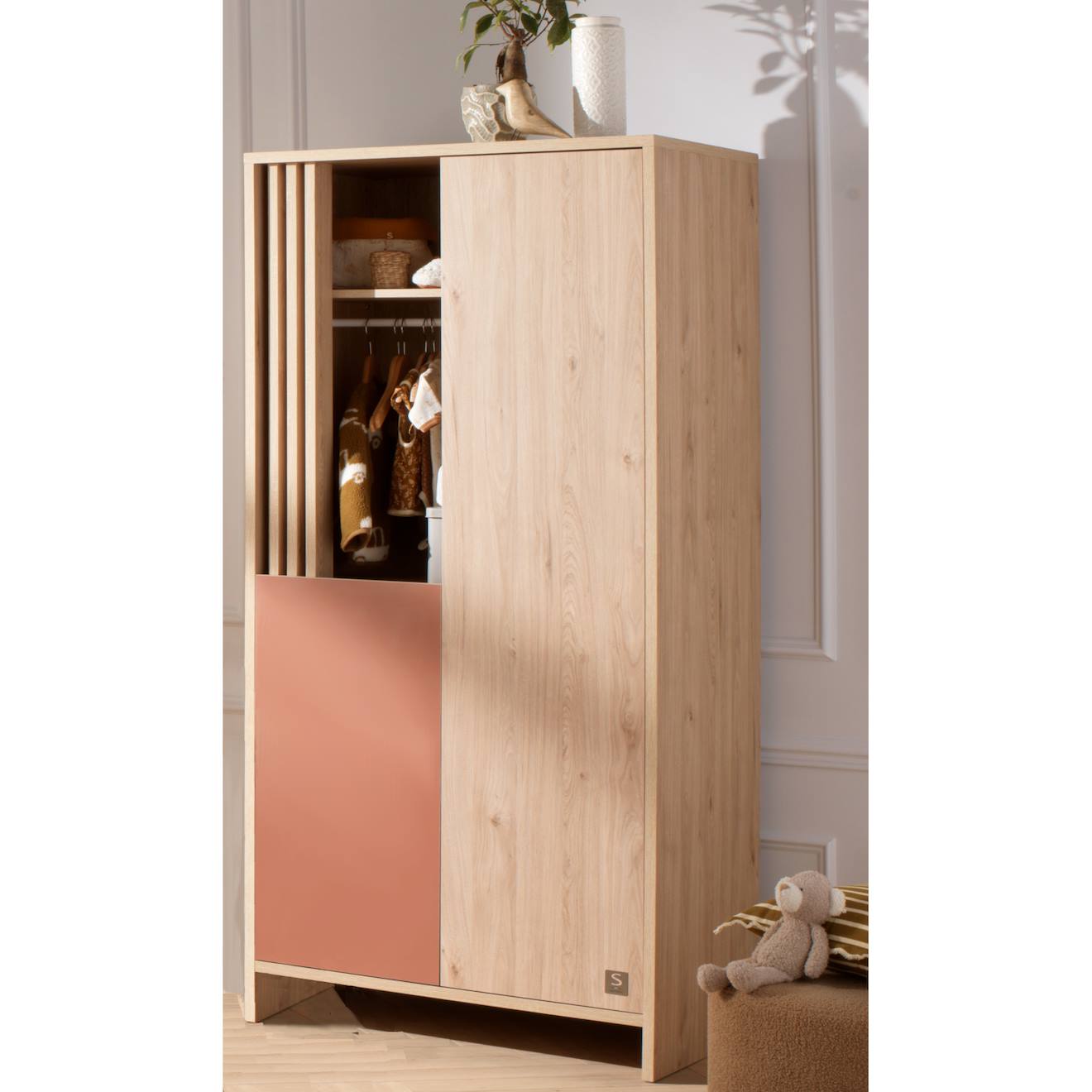 Armoire 2 Portes Et 1 Niche Avec Claustra En Bois Décor Chêne Suave - Tokyo Rouge/marron