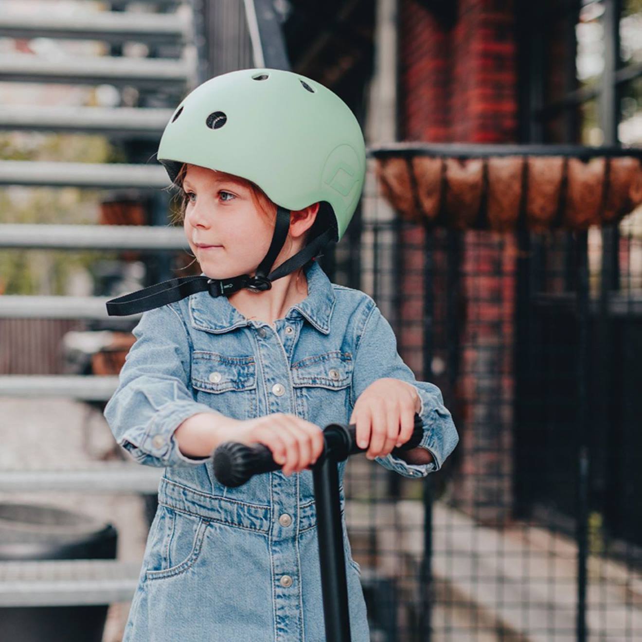 Casque Vert D'eau, Noir (Scoot And Ride) - Image 2