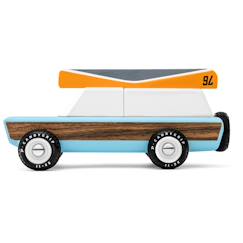 -Voiture de camping avec canoë