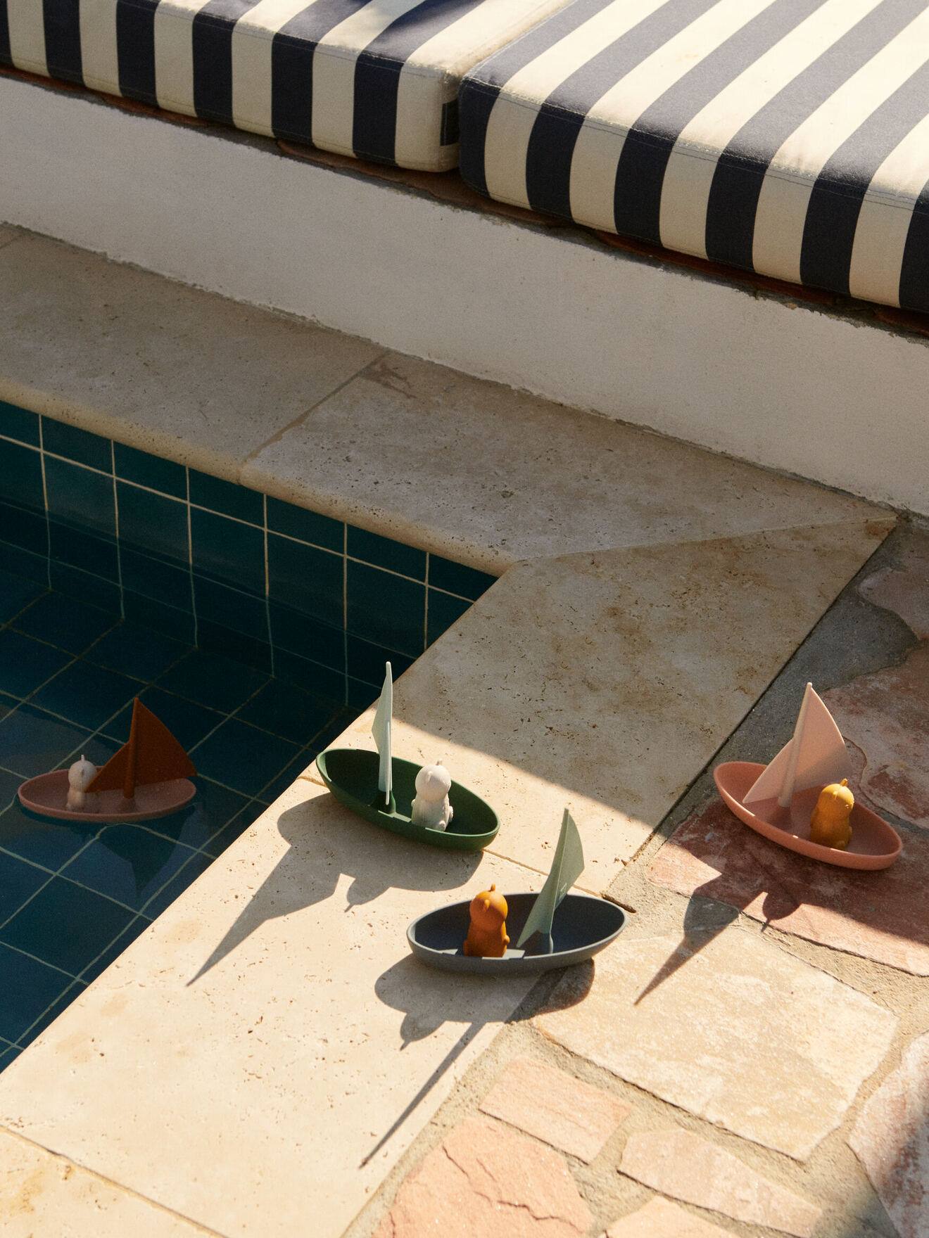 Lot 2 bateaux jouets Ensley bleu