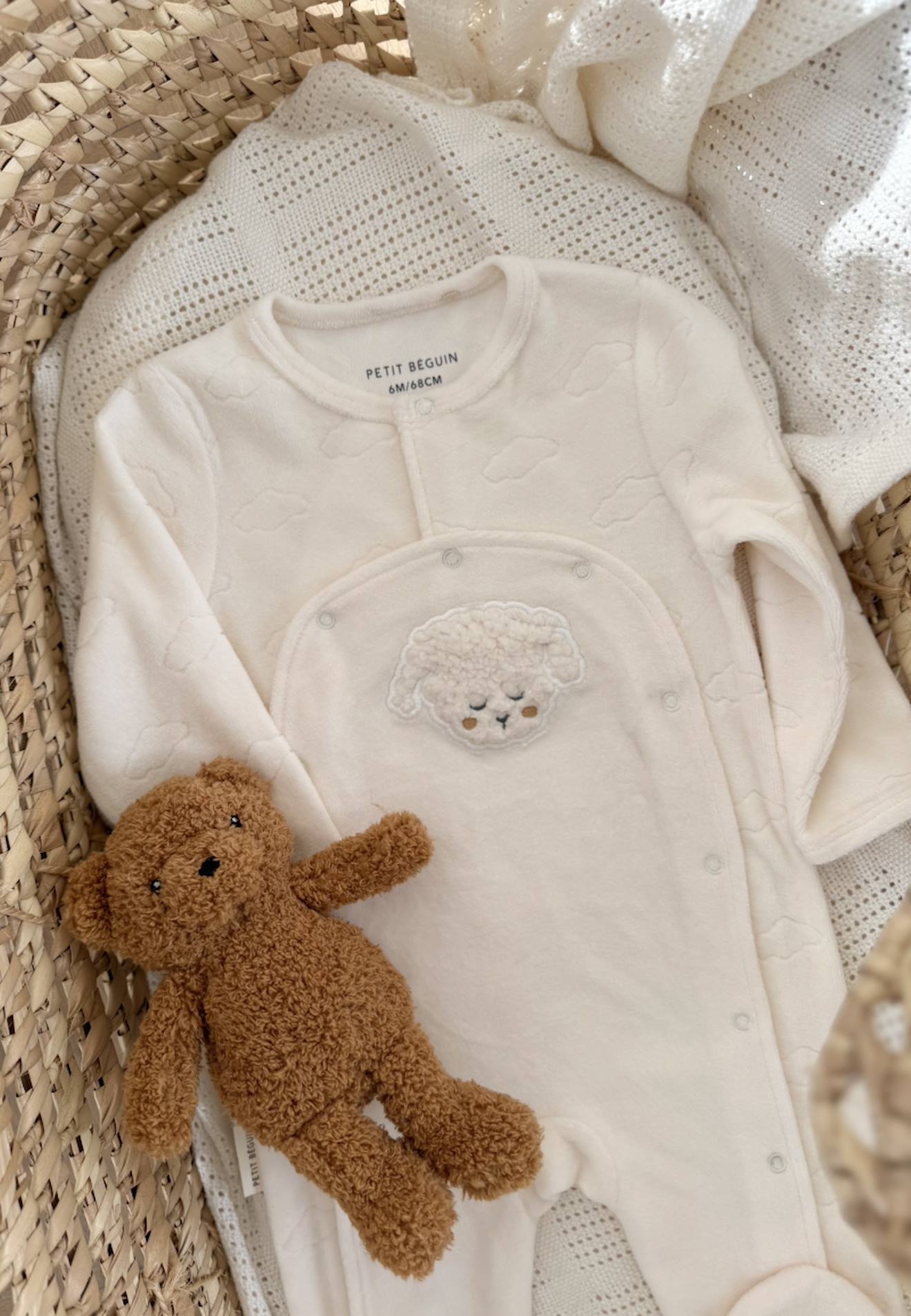 Pyjama Bébé En Velours Ouverture Pont Câlins Ecru