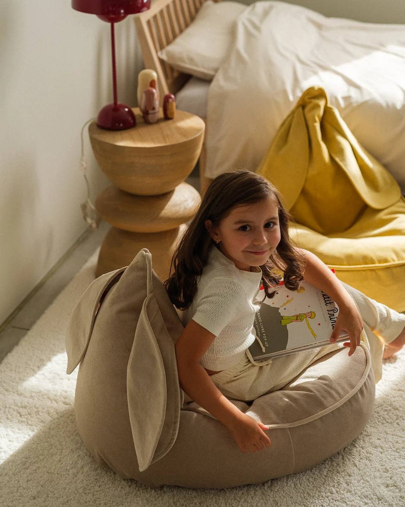 Pouf Poire Lapin Chambre Enfant - Fauteuil Comfortable En Velours Dusty Beige (Wigiwama) - Image 1