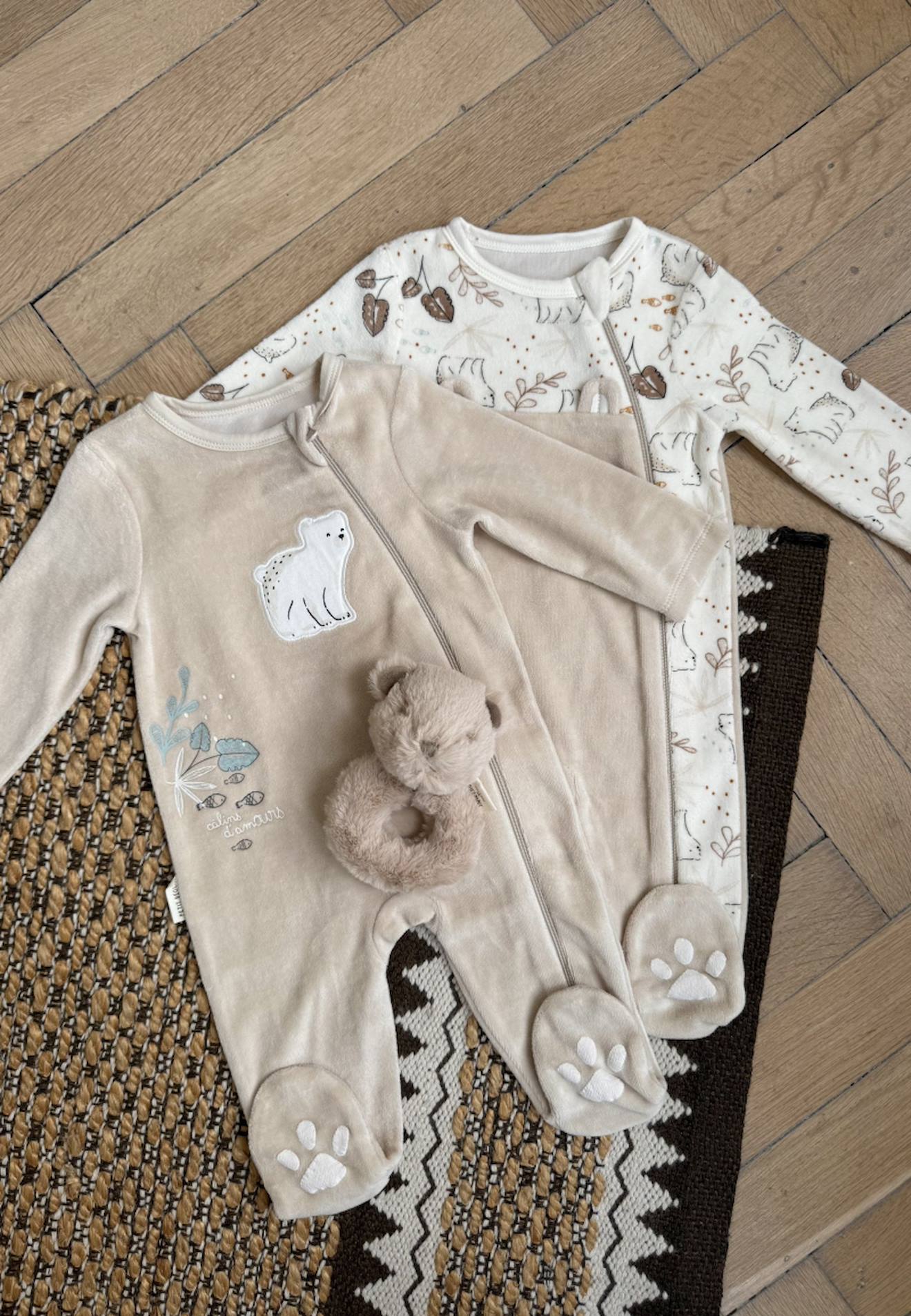 Lot De 2 Pyjamas Bébé En Velours Ouverture Zippée Câlins Beige