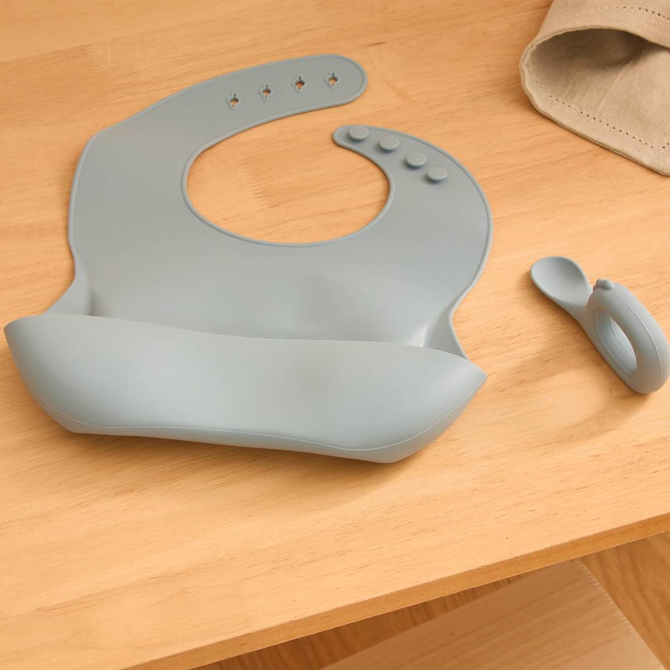 Set Bavoir Et Cuillère Yum Silicone Bleu Bleu