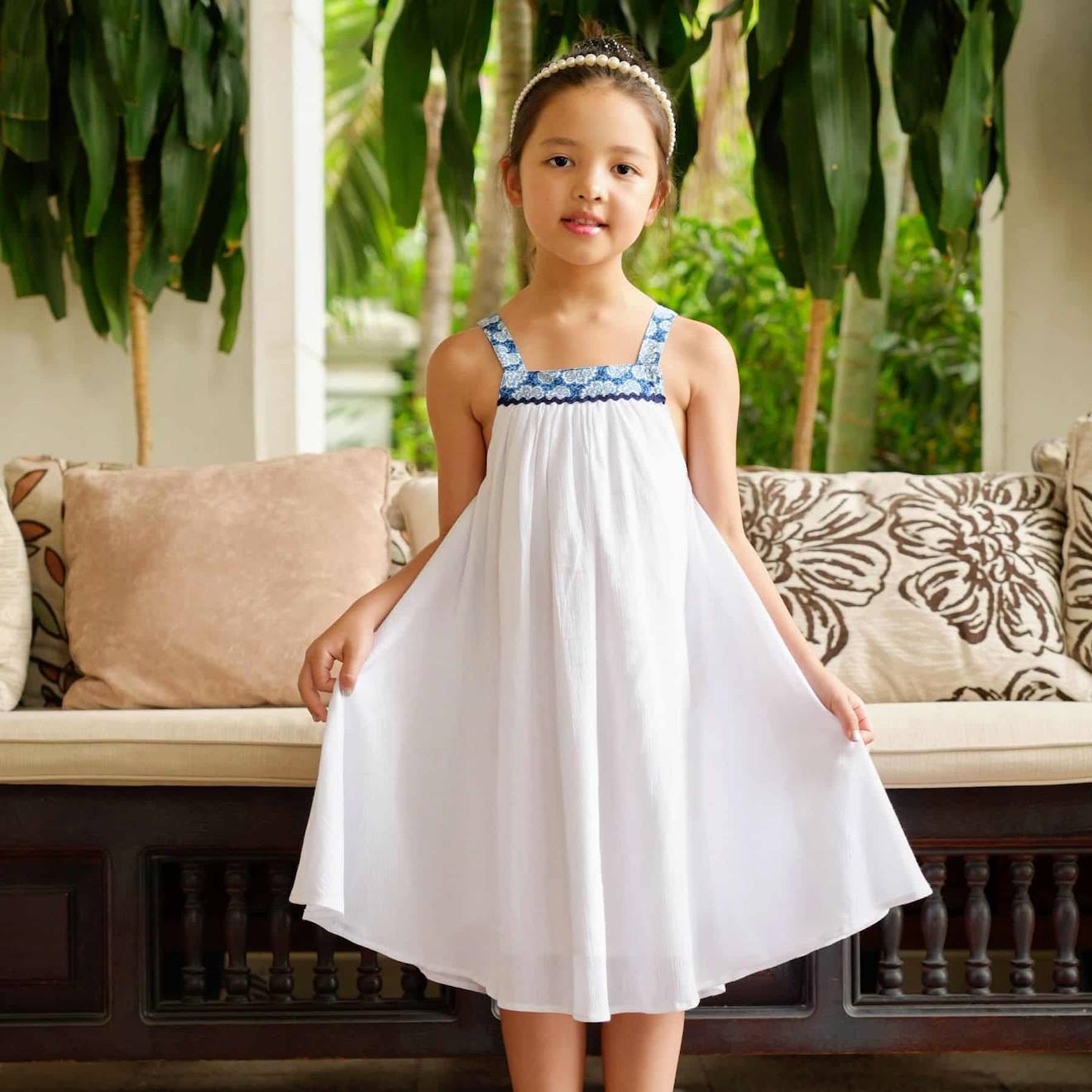 Robe Demoiselle D'honneur Fleurie Coupe Ample Emma Blanc Bleu