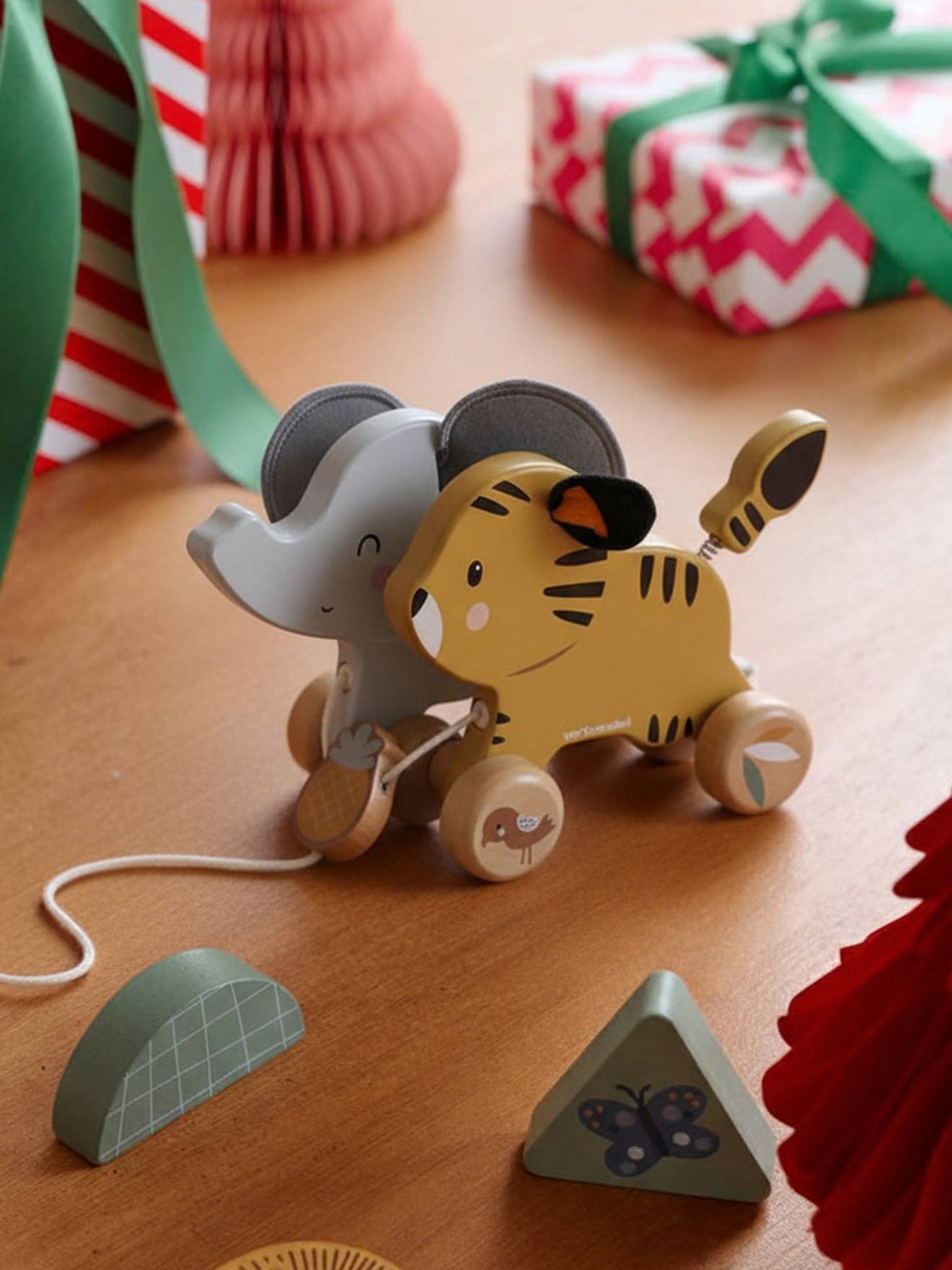 Jouet à tirer animaux de la savane TANZANIE en bois FSC® bois