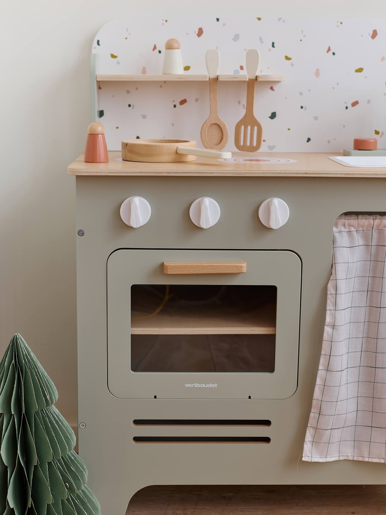 Cuisine en bois FSC® avec accessoires vert sauge (Vertbaudet) - Image 2