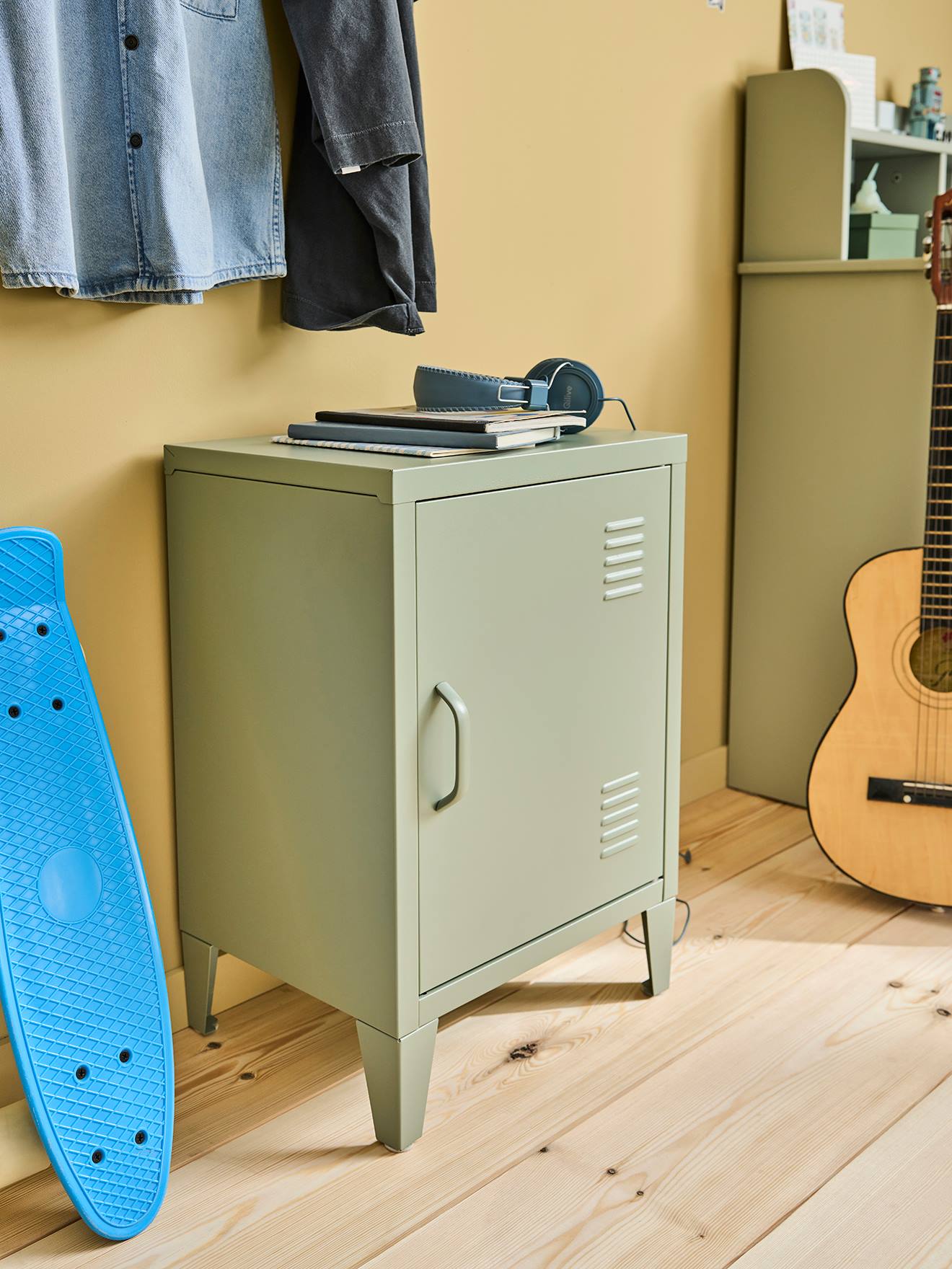 Table de chevet 1 porte en métal vert