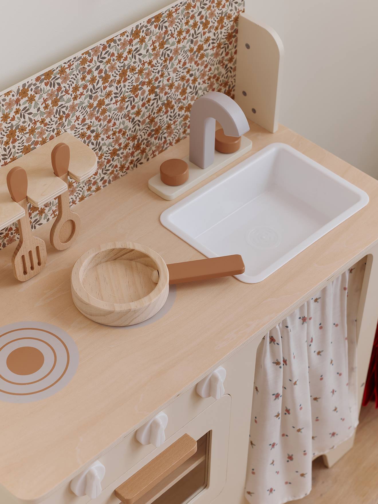 Cuisine en bois FSC® avec accessoires écru (Vertbaudet) - Image 2