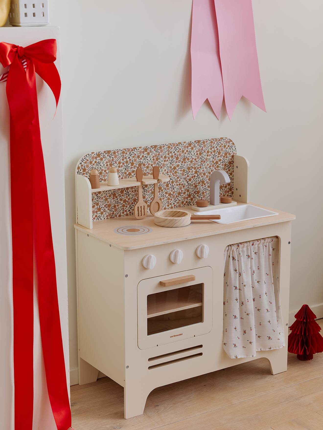 Cuisine en bois FSC® avec accessoires écru