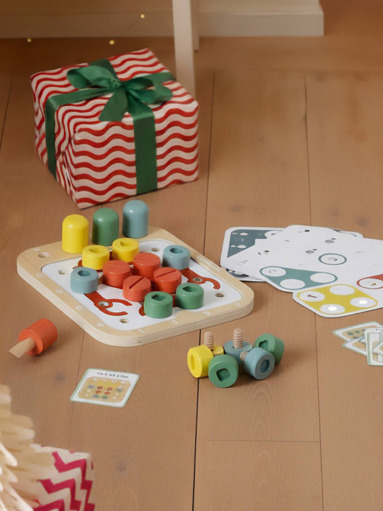 Planche de vissage évolutive en bois FSC® rouge