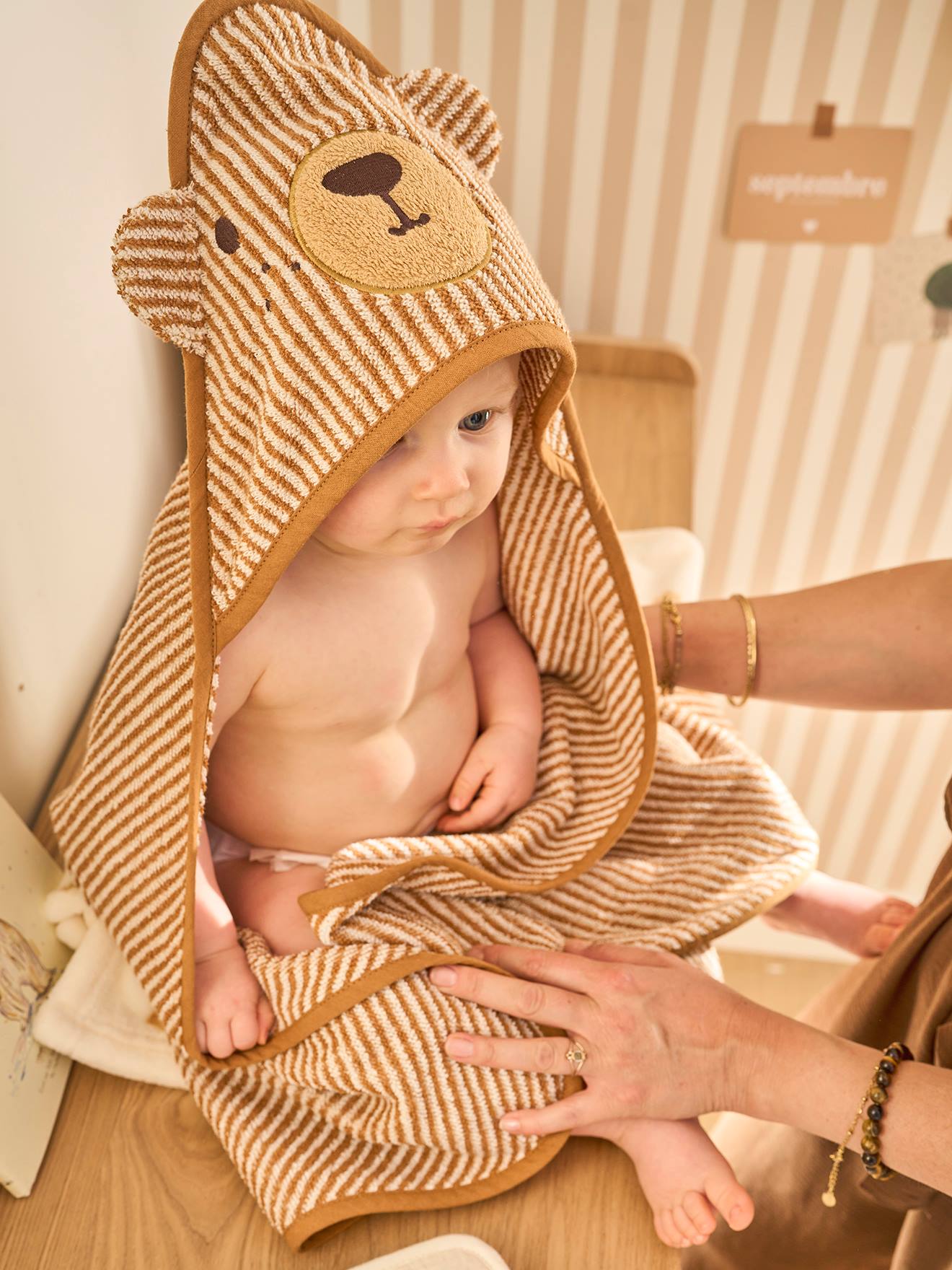 Cape de bain et gant de toilette PETIT OURS, avec coton recylé rayé beige