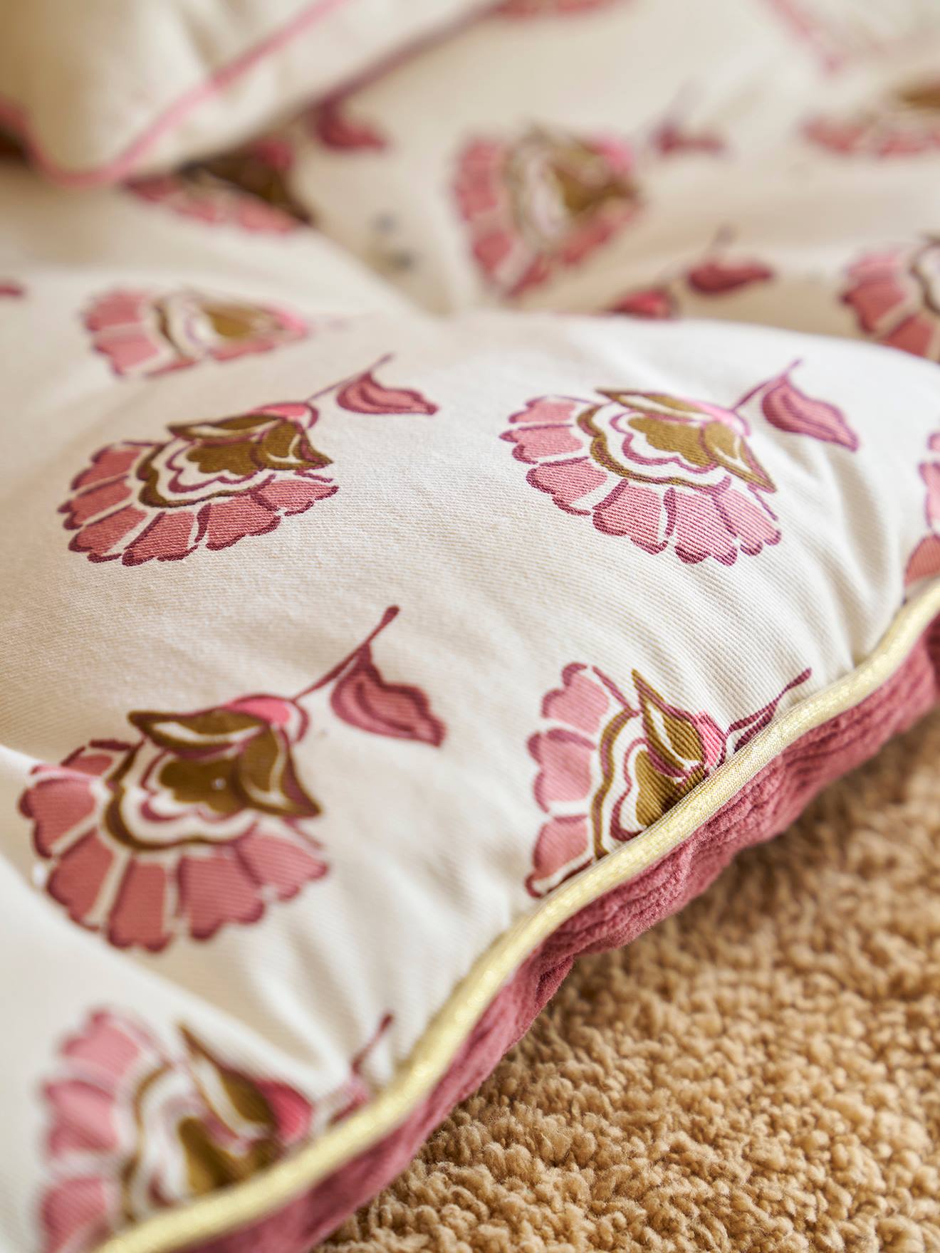 Matelas de sol bi-matière fleurs/velours Arizona rose (Vertbaudet) - Image 1