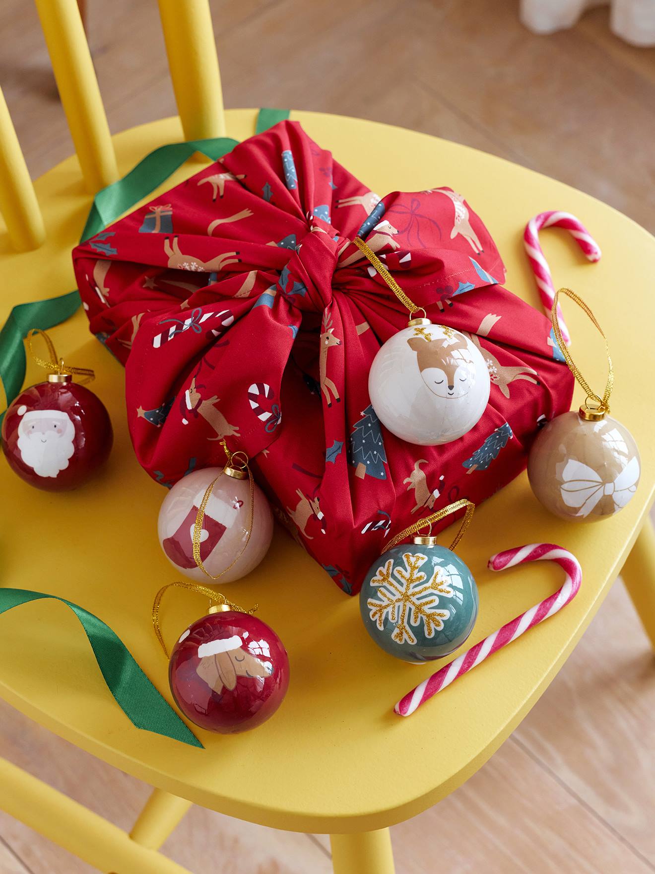 Lot 6 boules de Noël en 3 D rouge