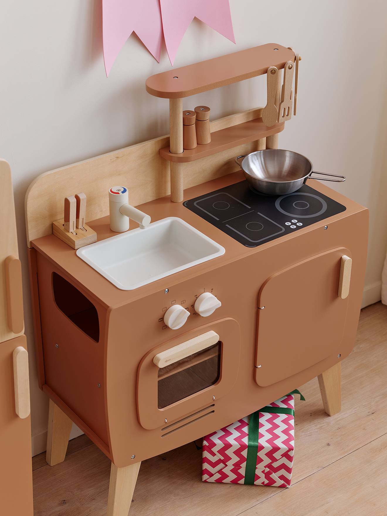 Cuisine en bois FSC® design caramel