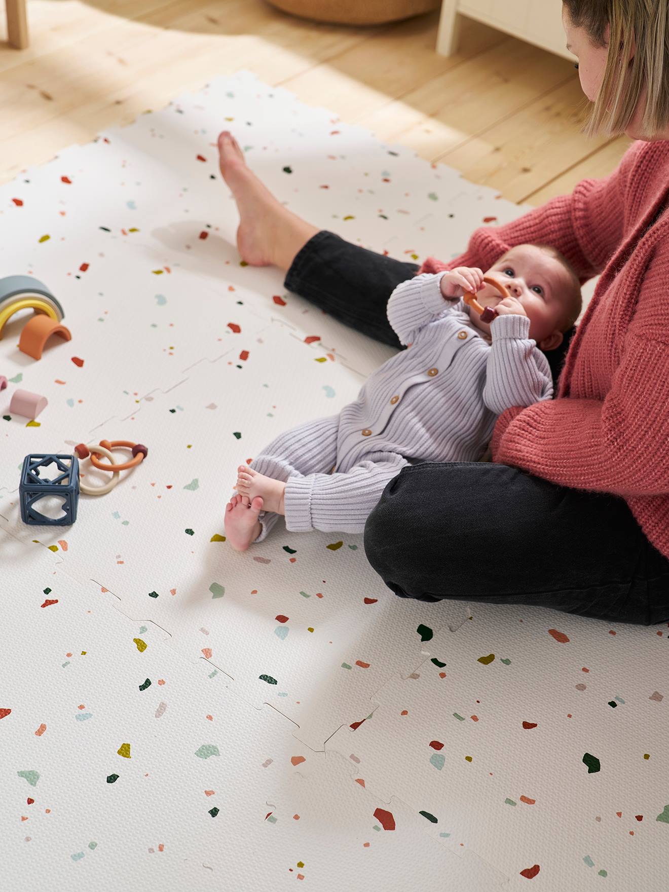 Grand tapis 9 dalles en mousse terrazzo (Vertbaudet) - Image 1