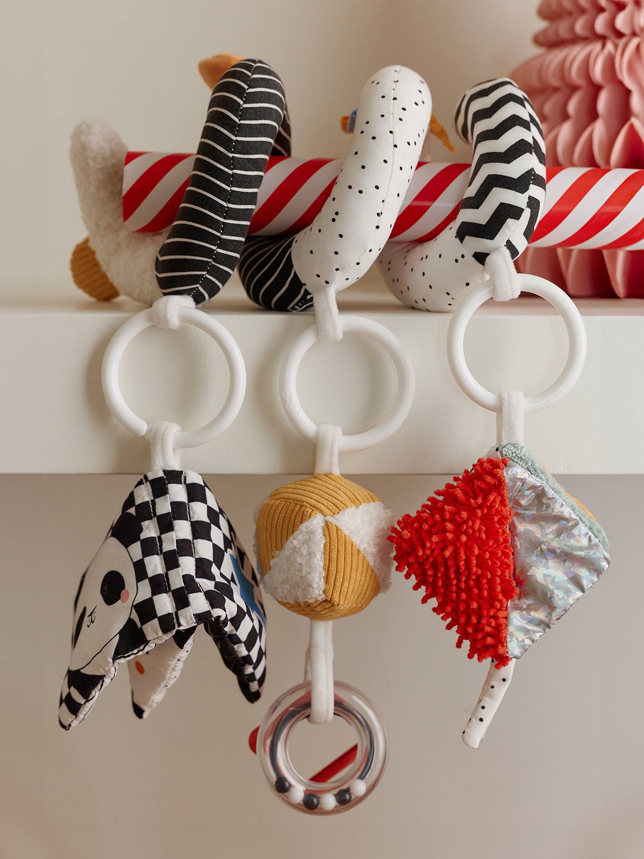 Spirale d'activités en tissu ÉVEIL & SENSORIEL multicolore