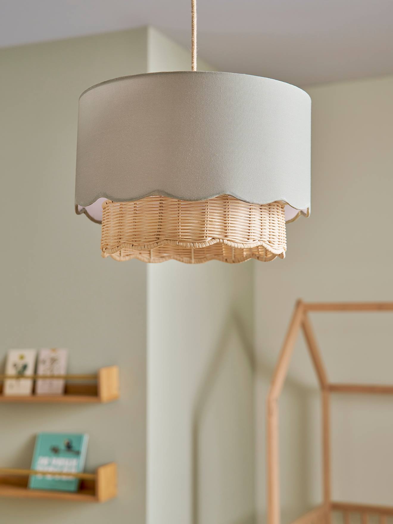 Abat-jour pour suspension Festons tissu et rotin vert sauge (Vertbaudet) - Couverture