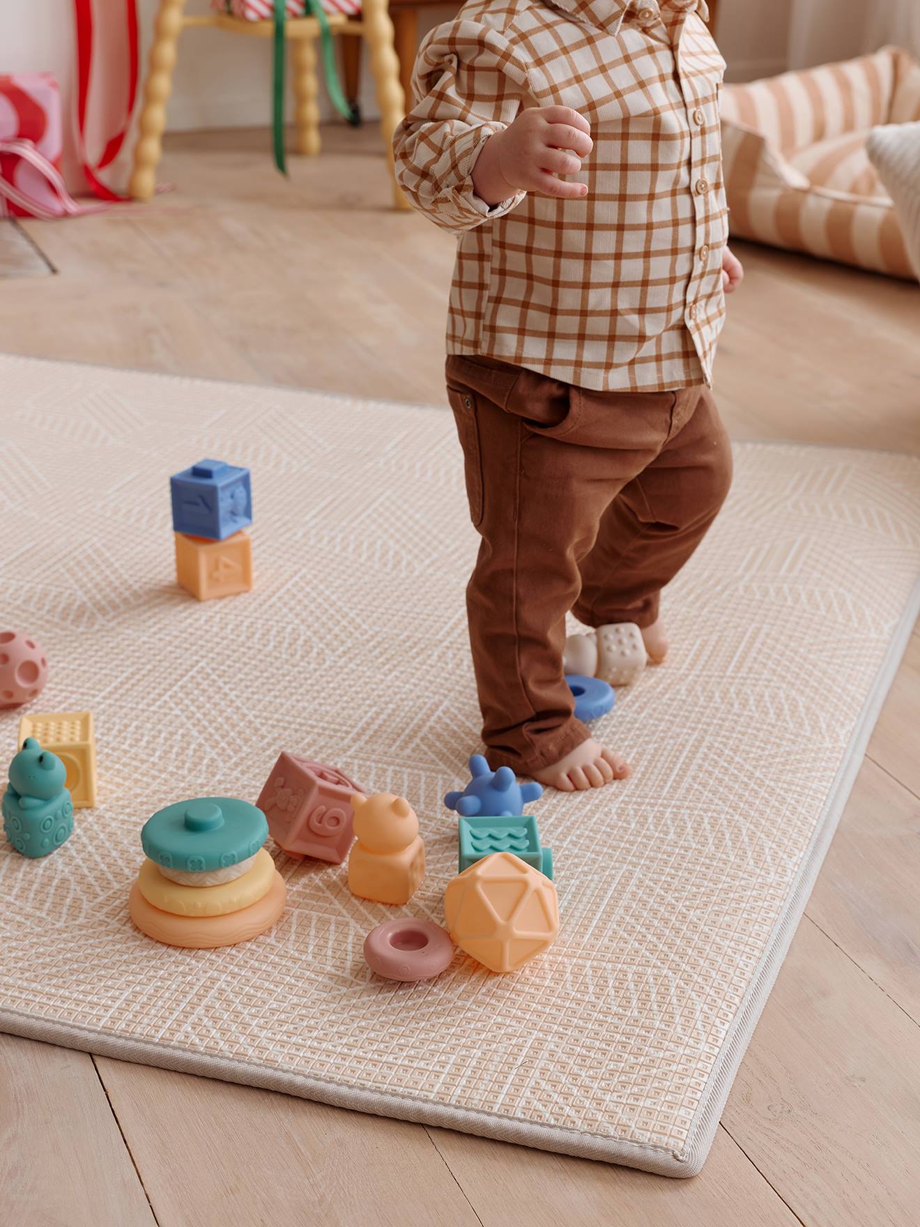 Grand tapis mousse géométrique