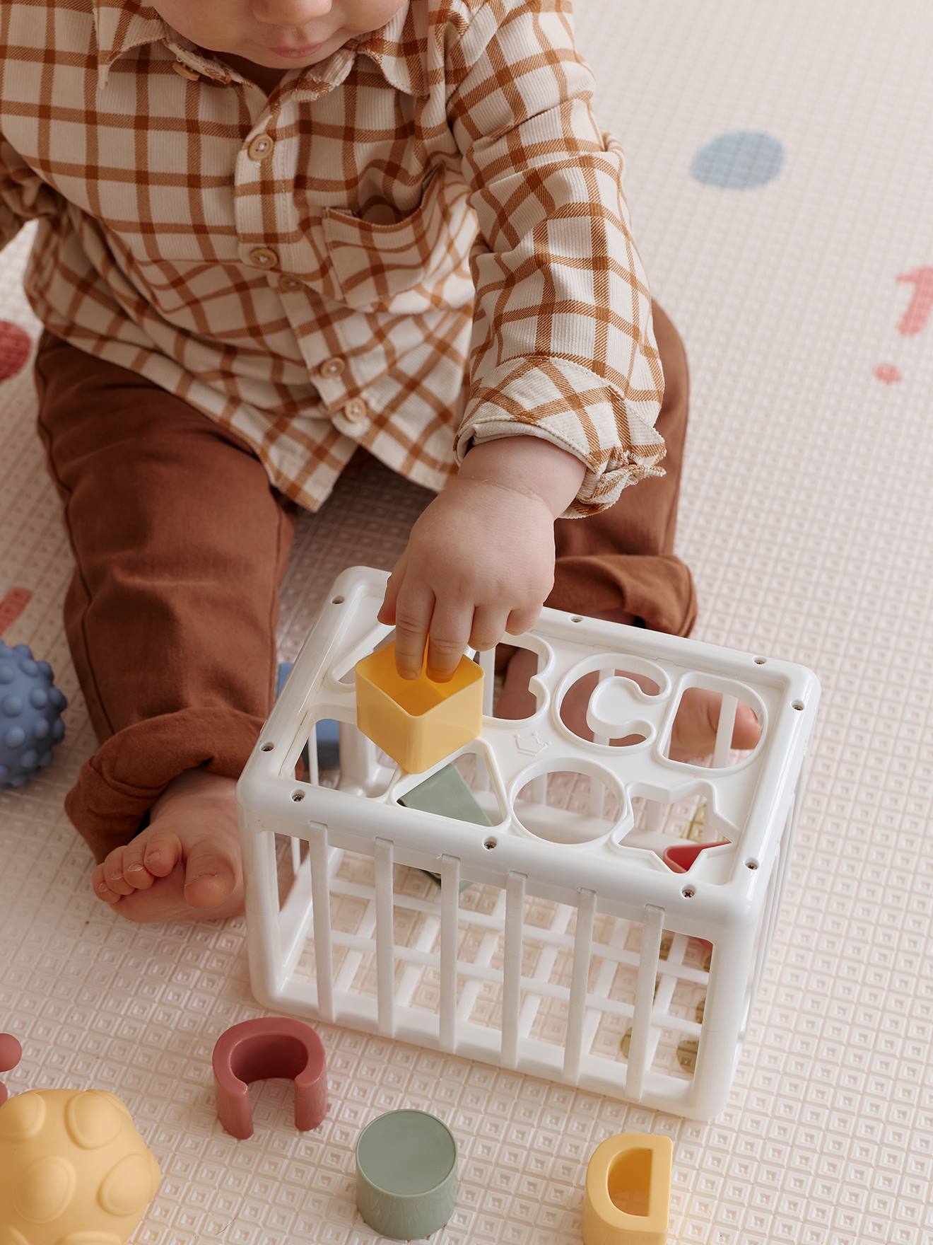 Boîte à formes avec élastiques blanc