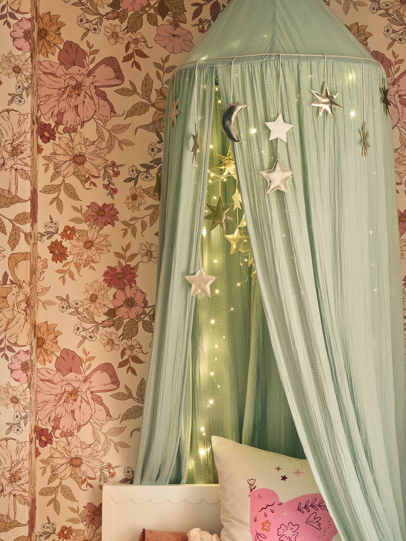 Ciel de lit en gaze de coton avec pompons vert sauge (Vertbaudet) - Image 1