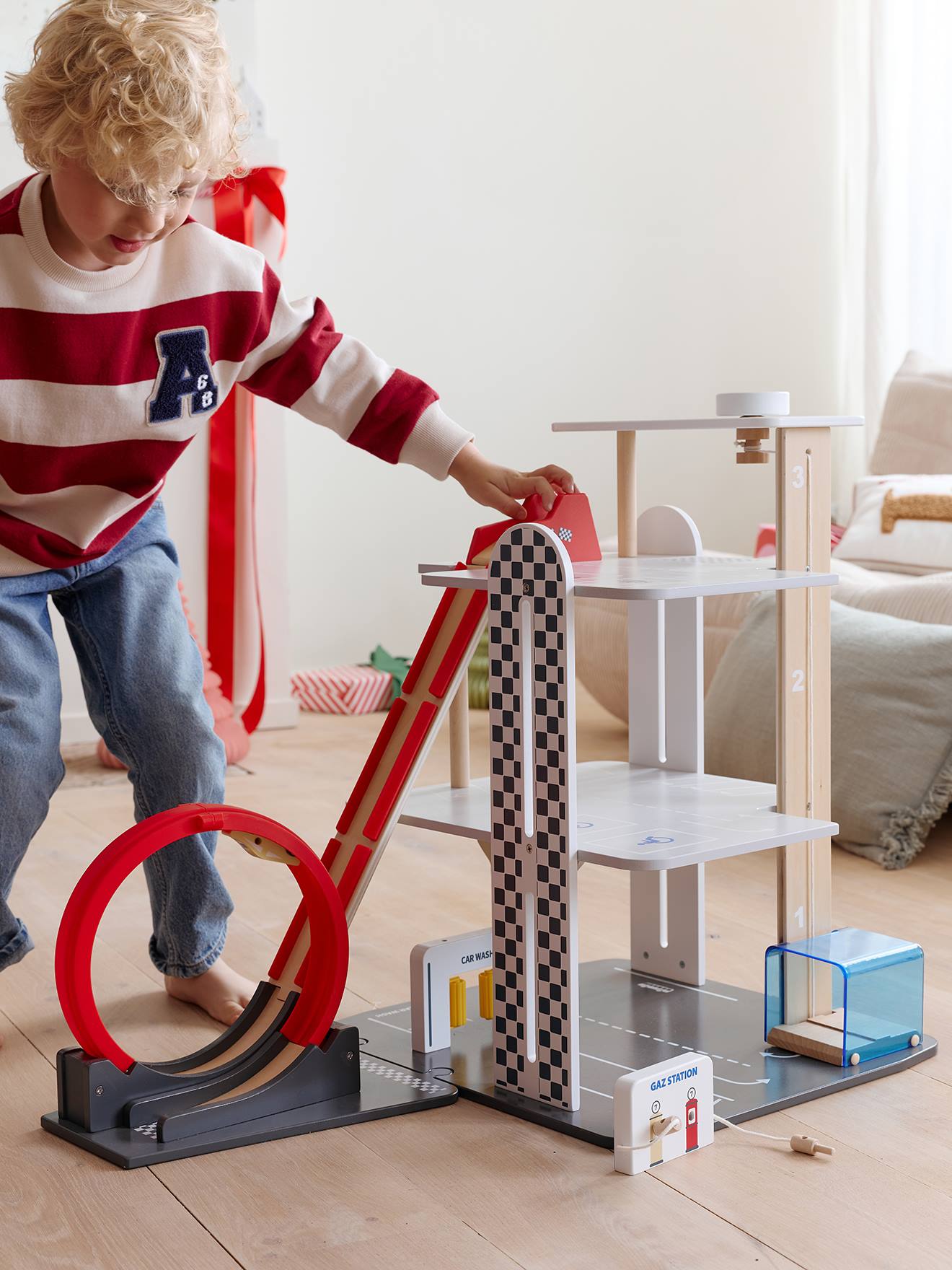 Garage 3 niveaux avec looping en bois FSC® rouge