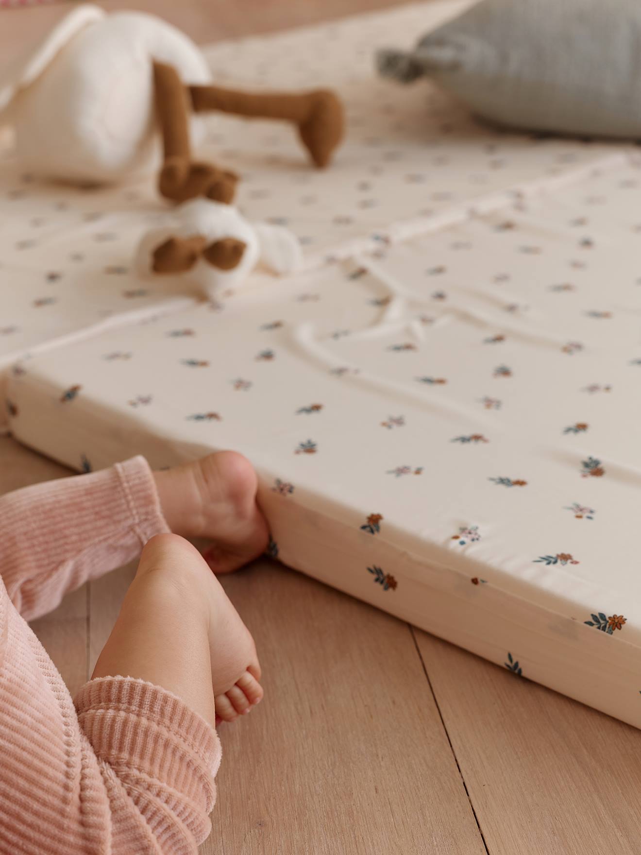 Tapis de motricité pliable et déhoussable retro flower (Vertbaudet) - Image 1