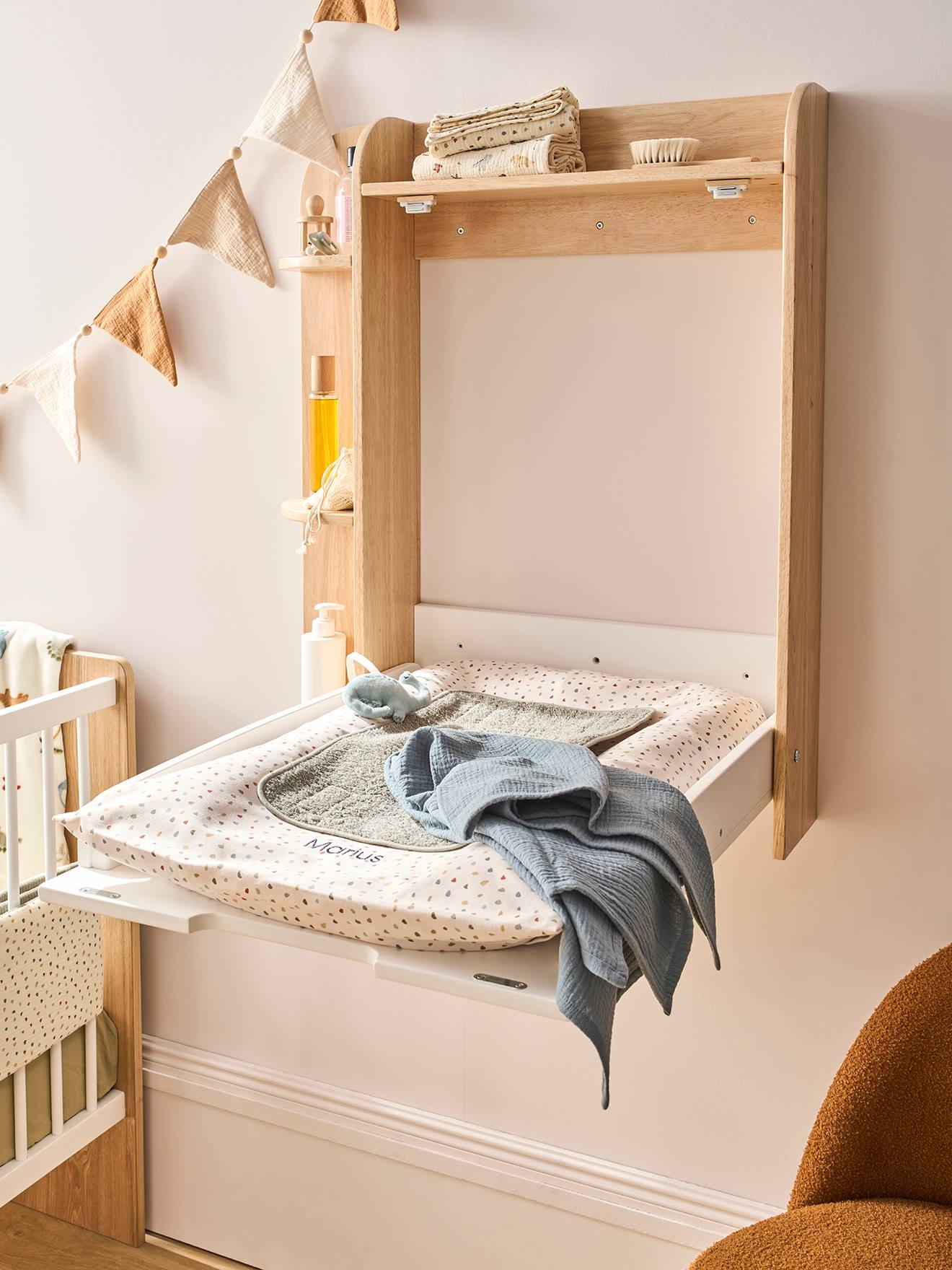 Table à langer murale avec rangement bois