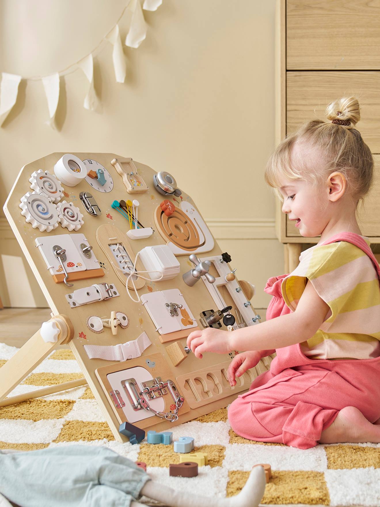 Planche d'apprentissage multi activités en bois FSC® bois (Vertbaudet) - Image 2
