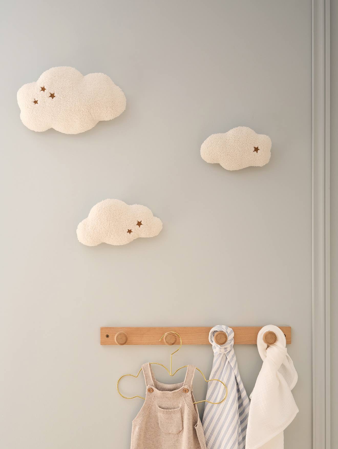 Lot 3 décorations murales nuages beige