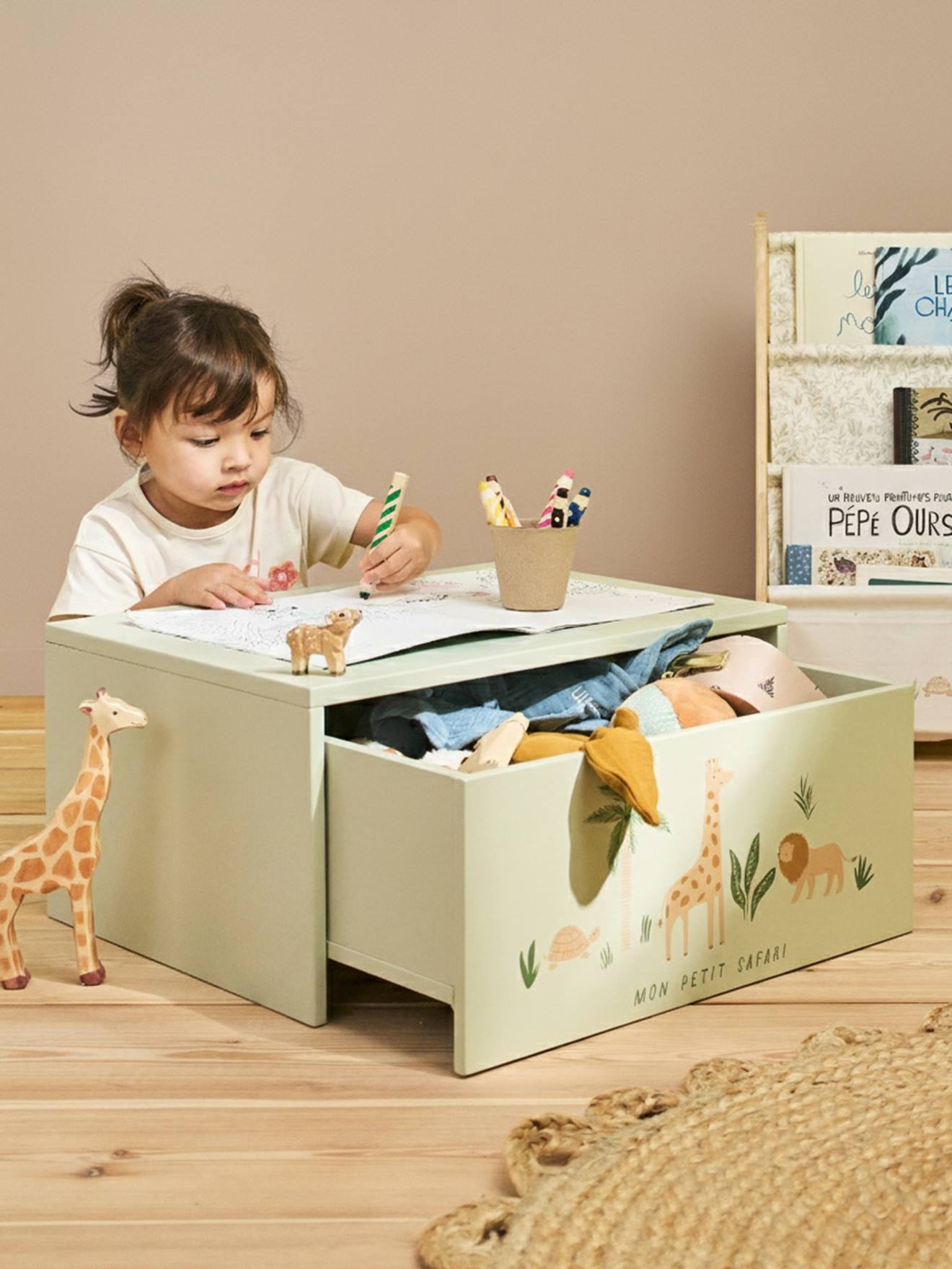 Table d'activités avec coffre de rangement beige