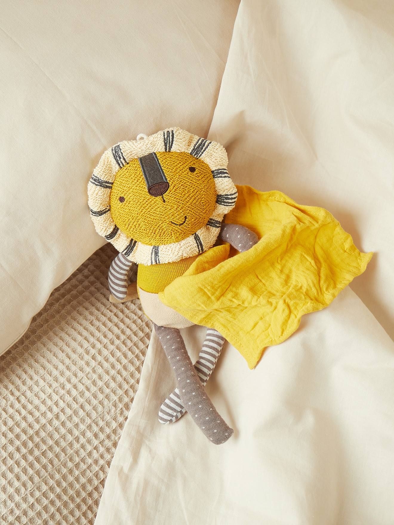 Peluche Souris Avec Doudou, Crocheté - 33 Cm Lion (Bieco) - Couverture