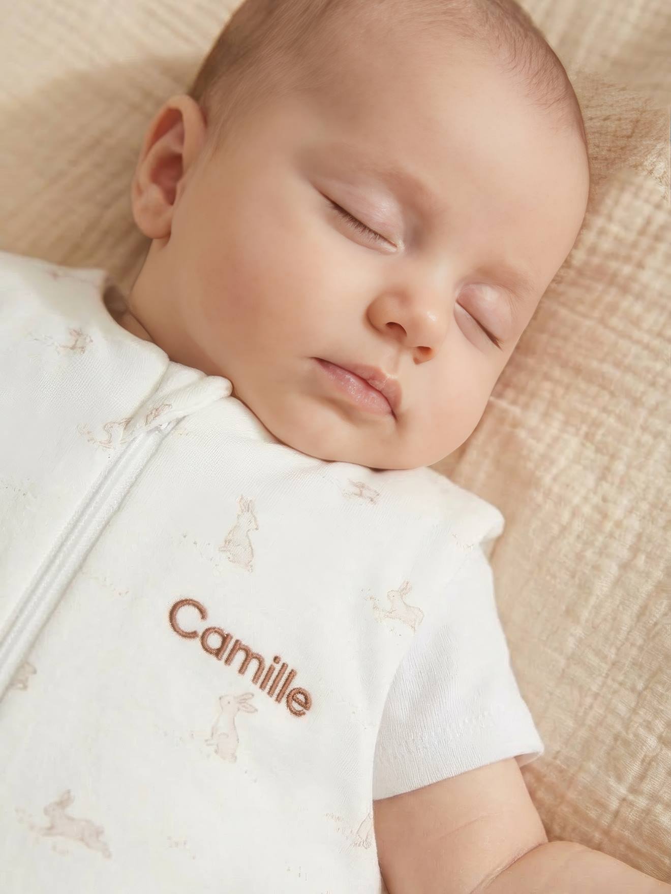 Gigoteuse sans manches personnalisable ouverture centrale bio PETITS LAPINS blanc imprimé