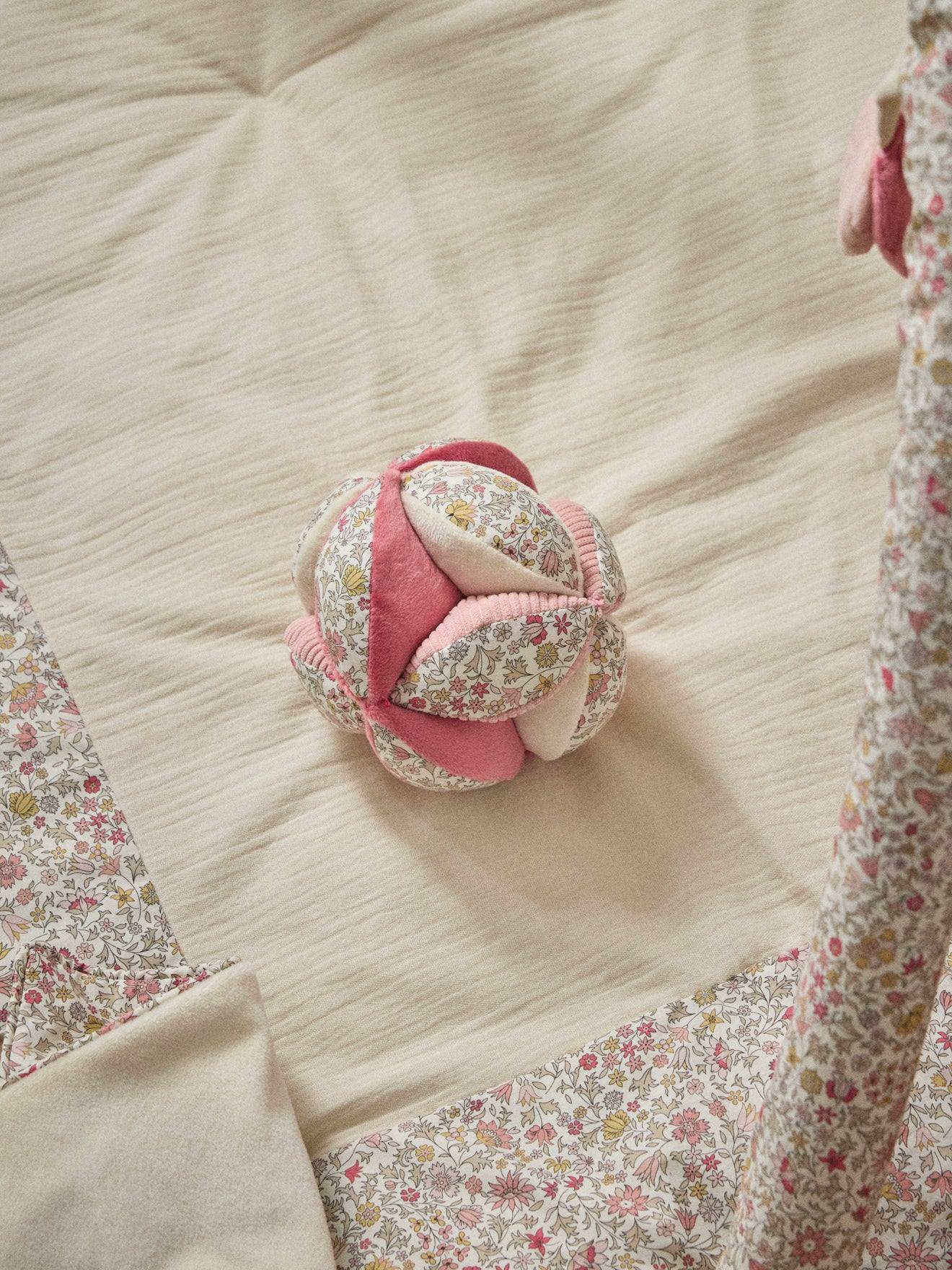 Balle D'éveil En Velours Et Tissu Liberty Liberty Godington Park (Cyrillus) - Image 2
