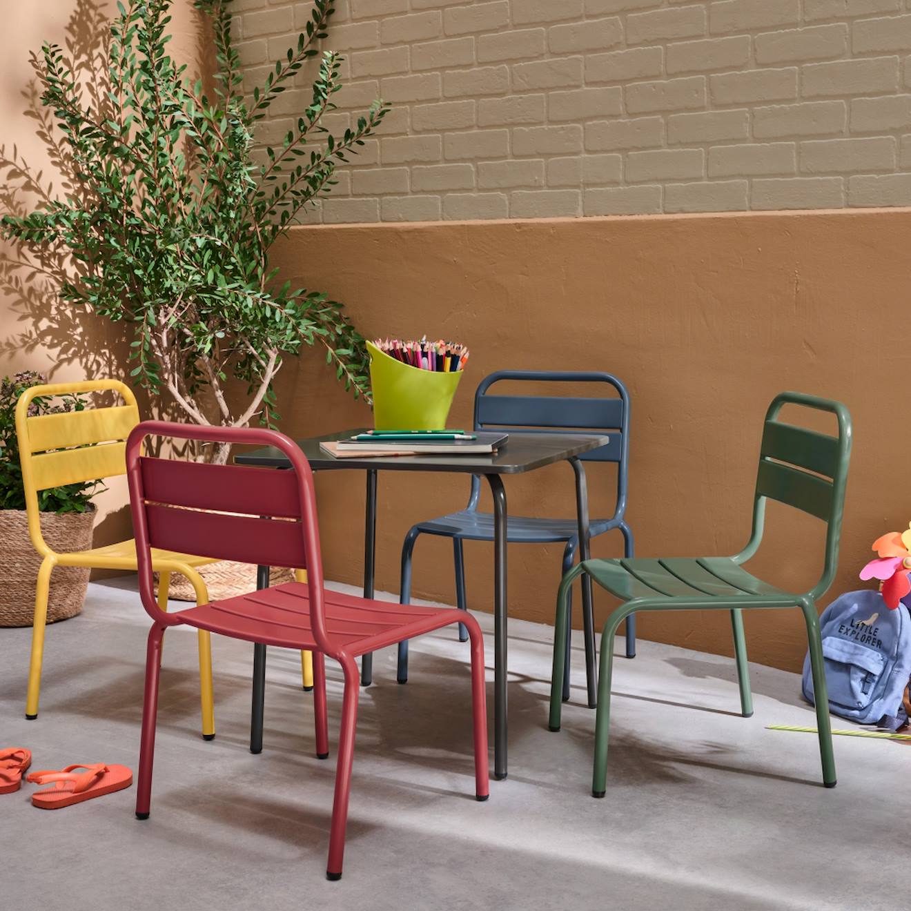 Salon De Jardin Enfant, Table Et Chaises Métal - Anna - 4 Places, 48x48cm Multicolore