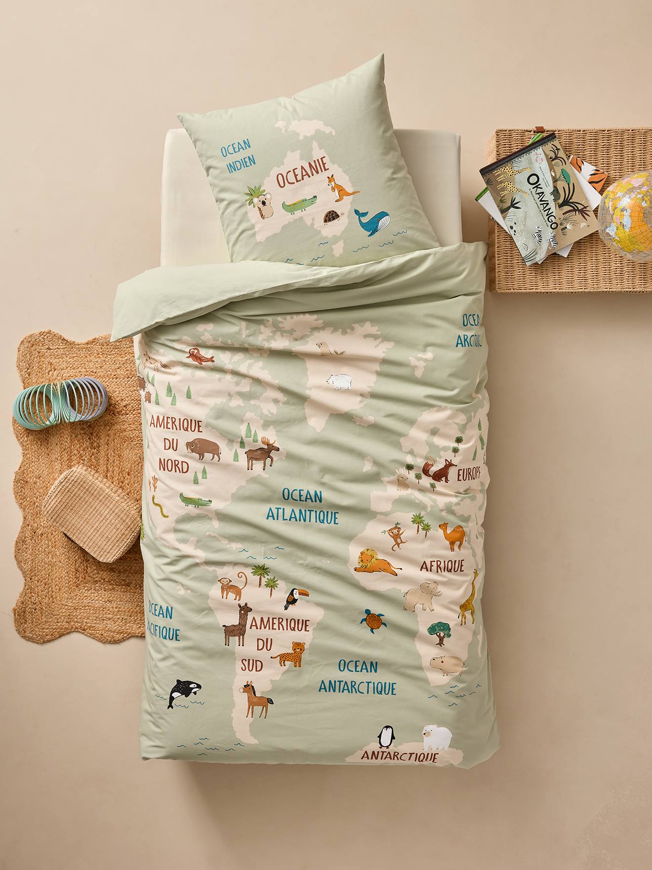 Parure housse de couette et taie d'oreiller TOUR DU MONDE ANIMAUX avec coton recyclé vert sauge
