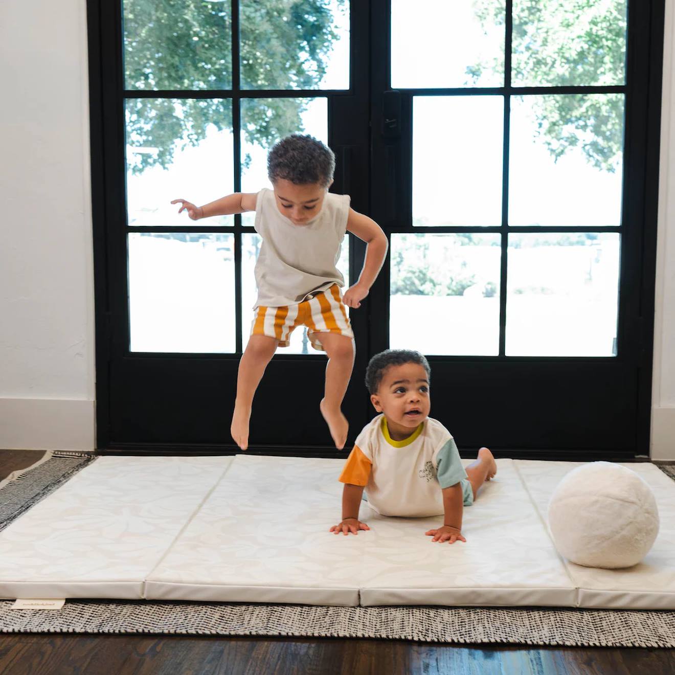 Tapis De Jeu Beige À Motifs (ToddleKind) - Image 1