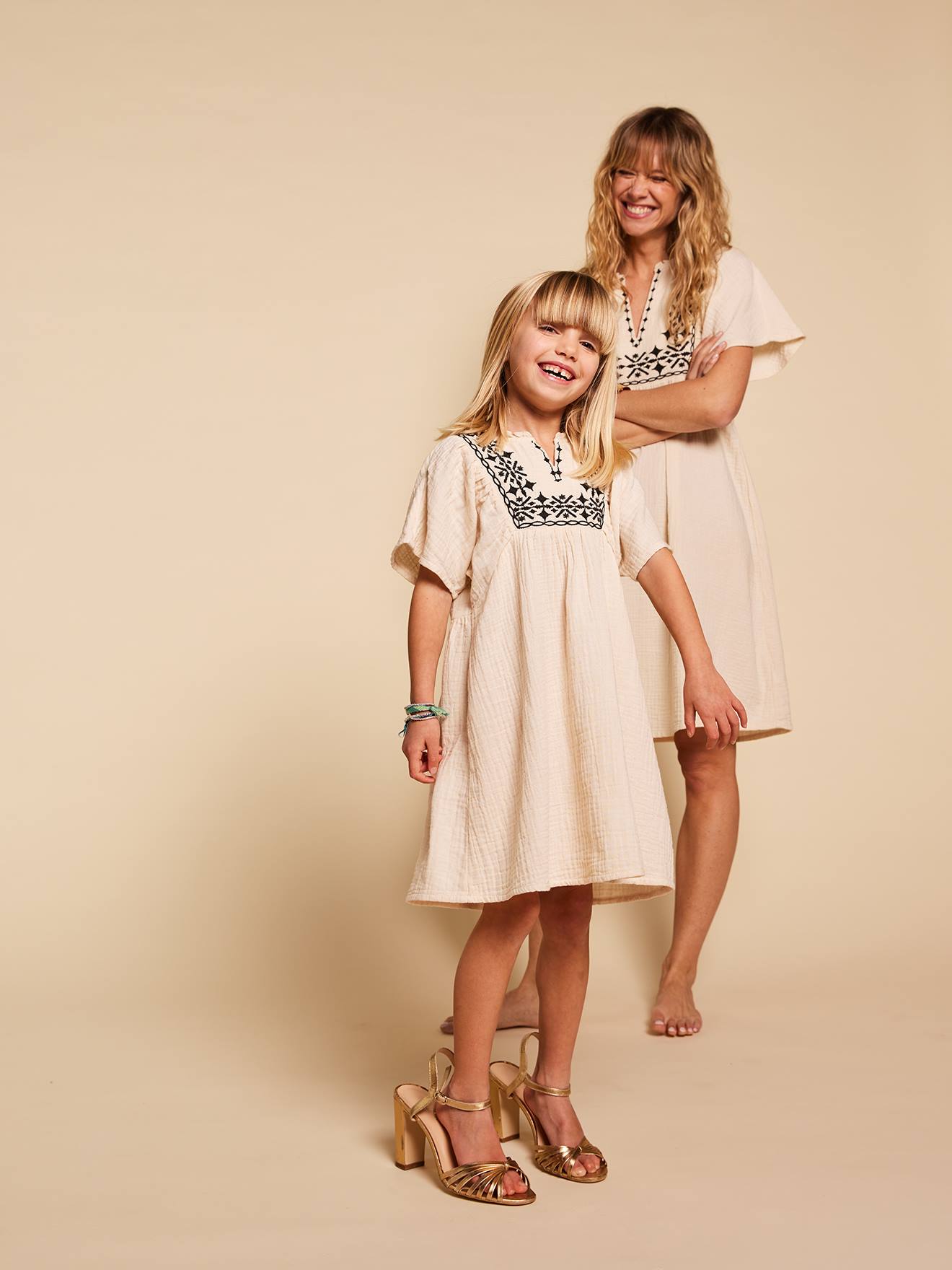 Robe brodée fille Capsule mère-fille sable