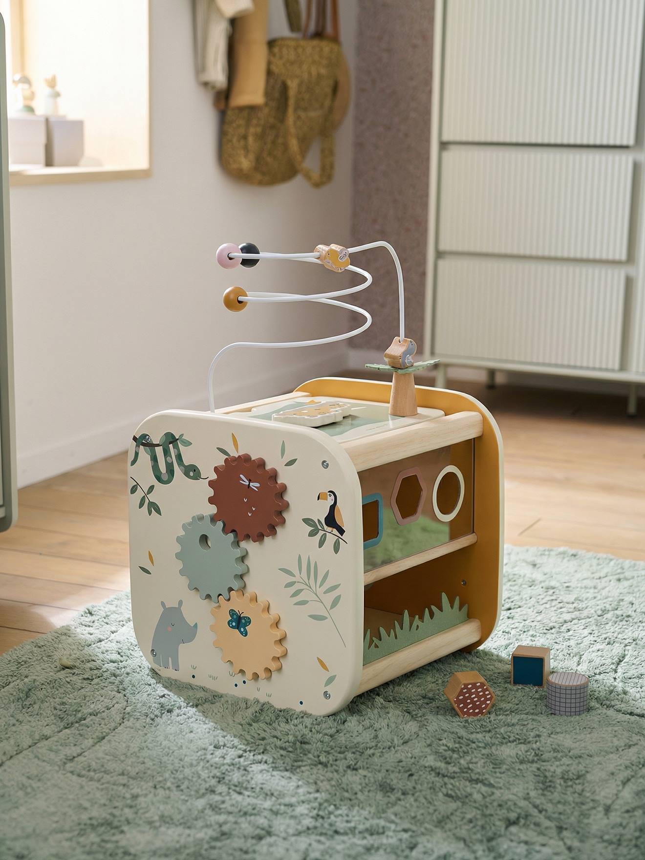 Cube multi-activités en bois FSC® tanzanie (Vertbaudet) - Image 1