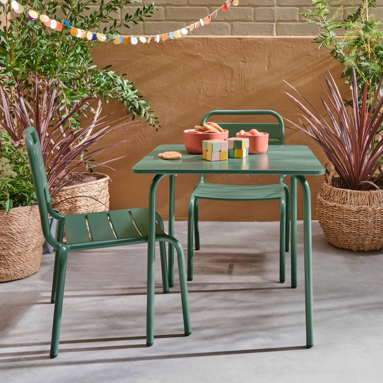 Salon De Jardin Enfant Table Et Chaises Métal Anna - 2 Places, 48x48cm Vert De Gris