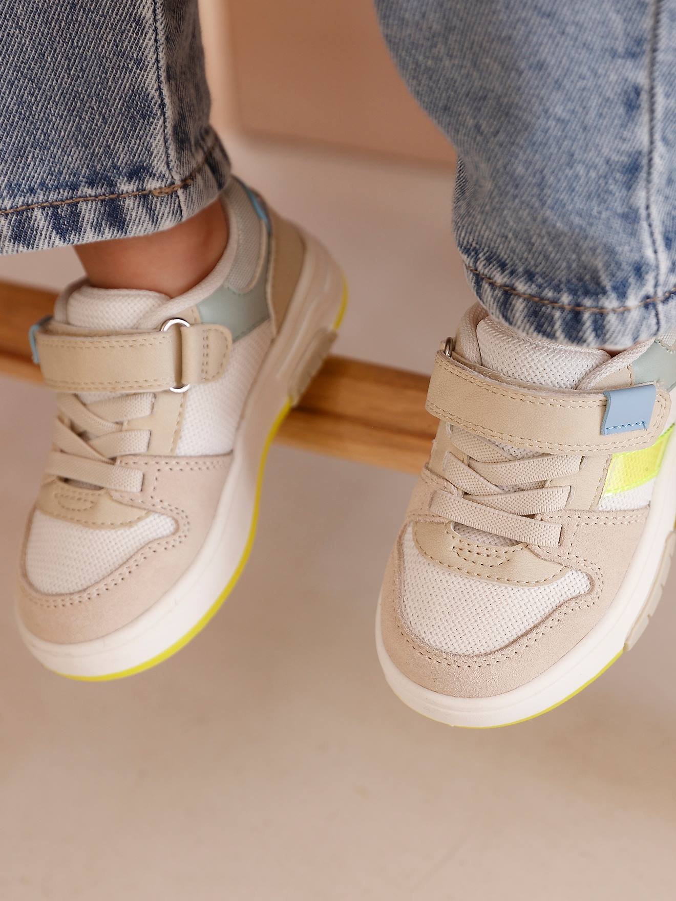 Baskets bébé synthétique lacets élastiqués lot beige