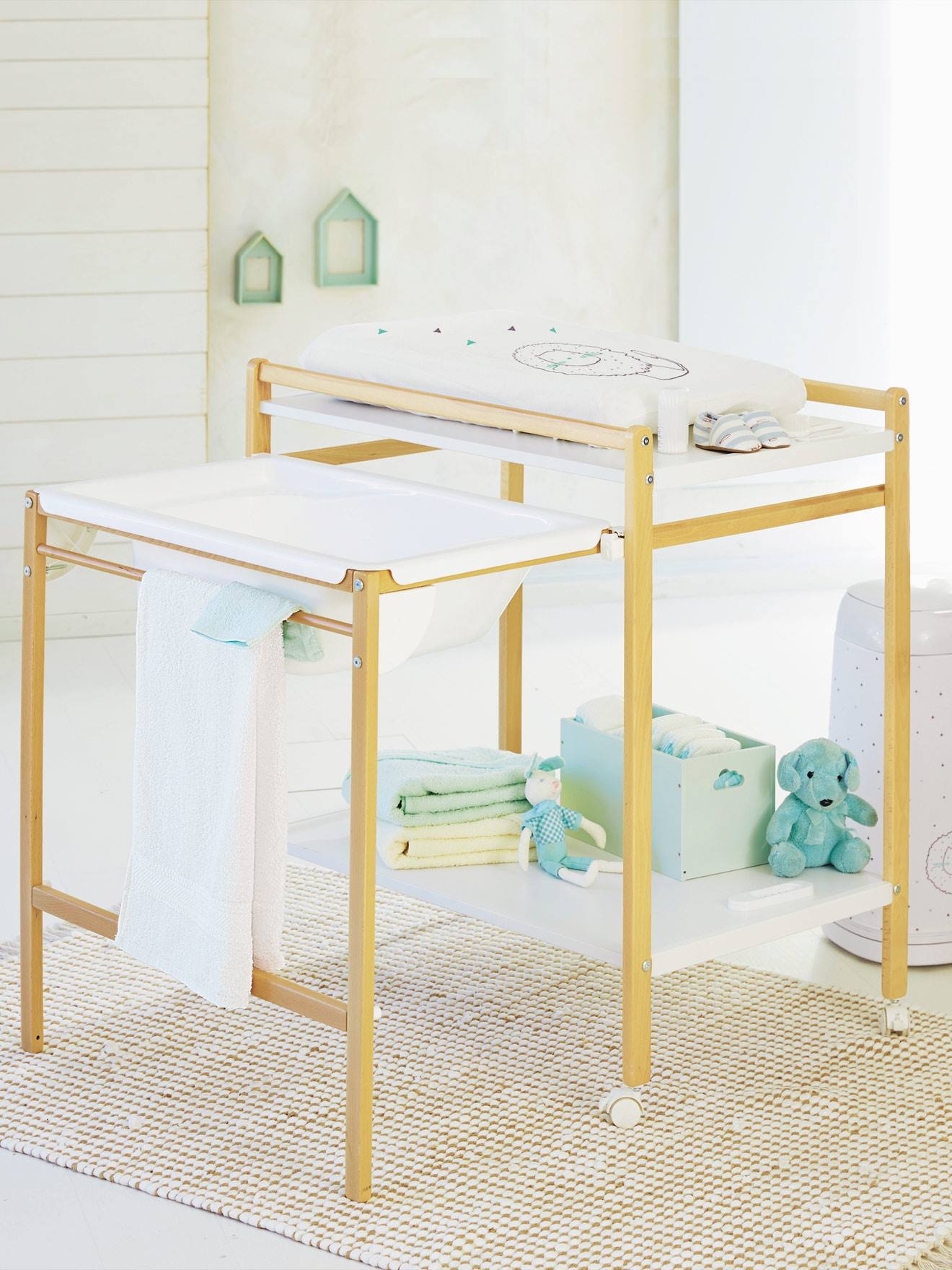 Table à langer avec baignoire intégrée MagicTub naturel/blanc (Vertbaudet) - Image 1