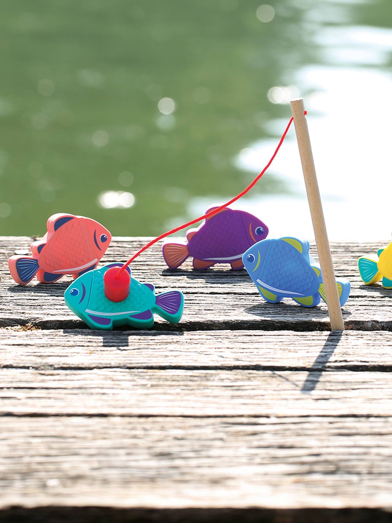 Pêche magnétique pour le bain multicolore