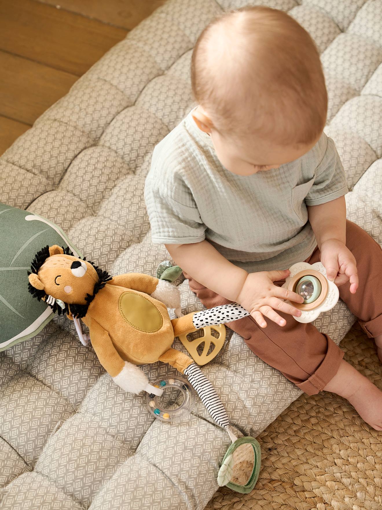 Peluche d'activités à suspendre Tanzanie jaune — photo 1/4